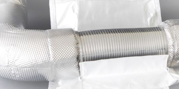 Metallic insulation for engines and exhaust pipes